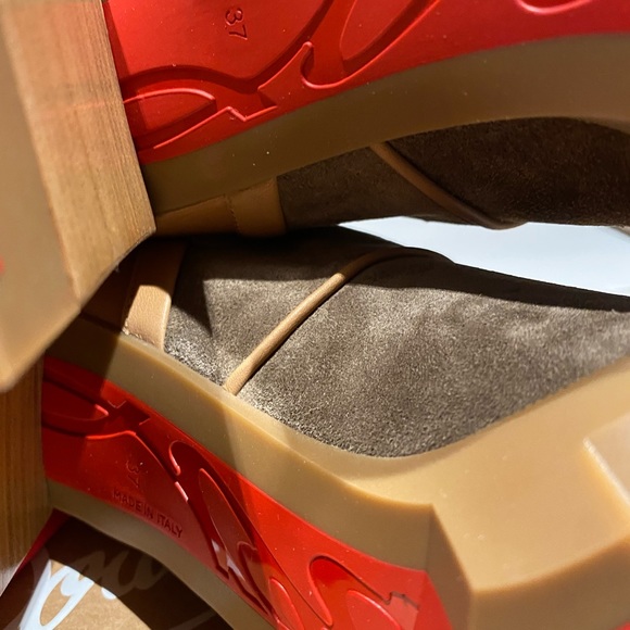 NEW IN BOX Size 37 7 Christian Louboutin Combat Boot Bootie Lug Sole Tan Beige - Picture 13 of 14